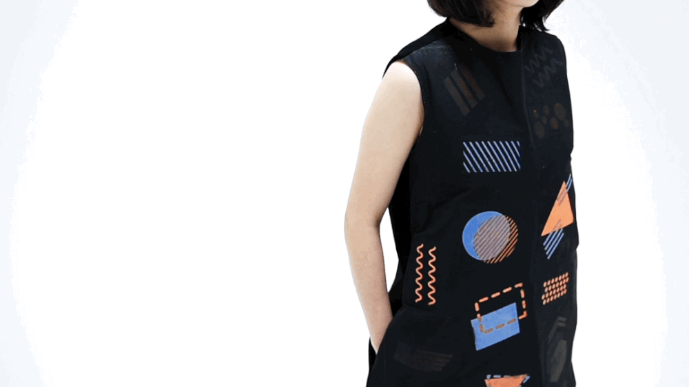a gif of a dress that lights up